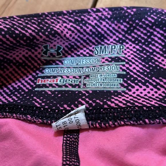 UA compression capris - small - Picture 2 of 5